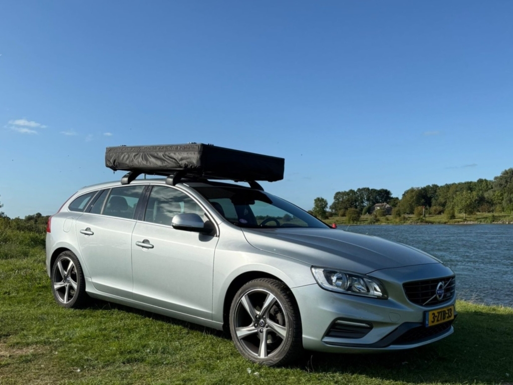 UppResa daktent ingeklapt op Volvo