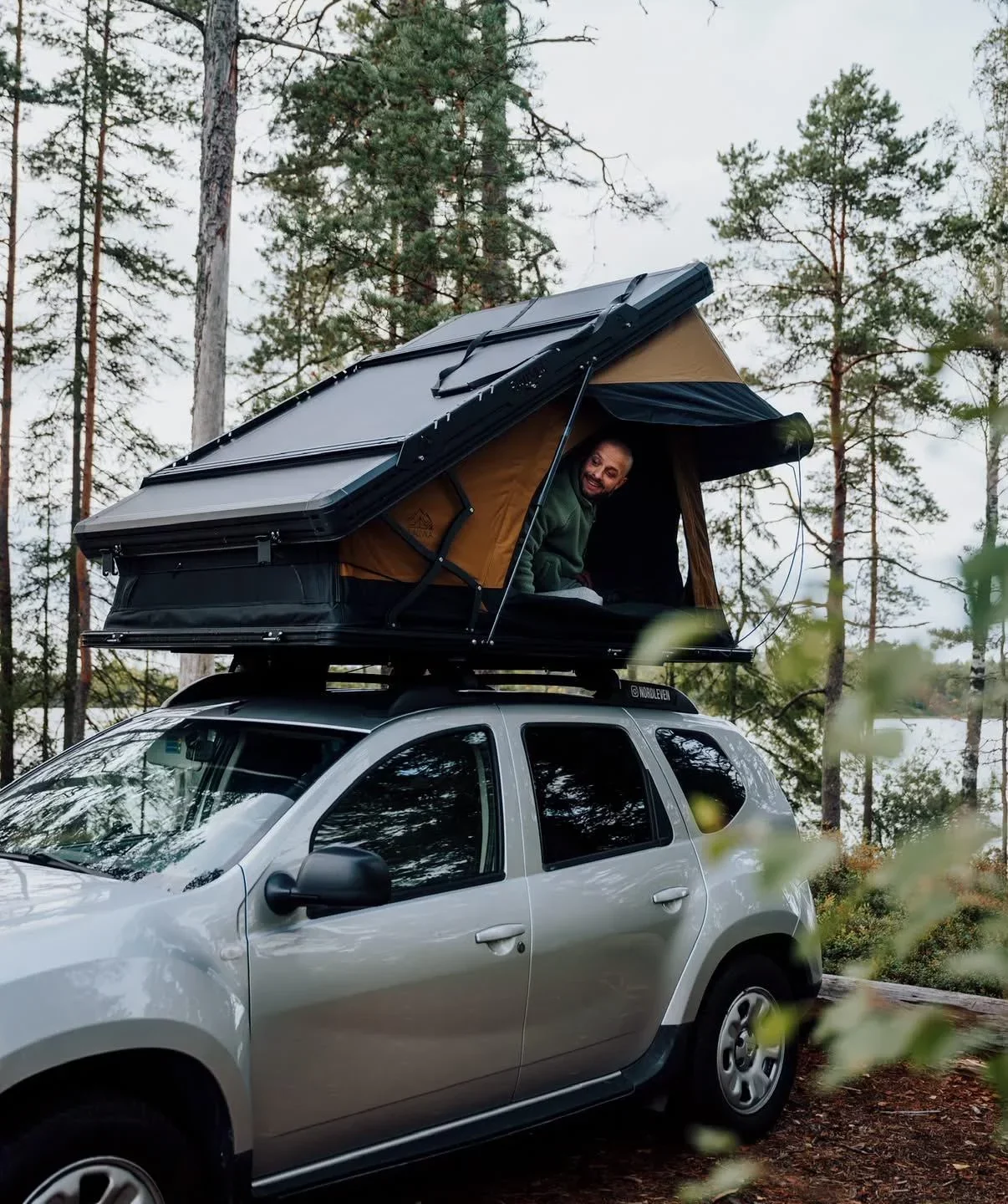 Fjällvila Upptacka Pro tent opgezet in berglandschap